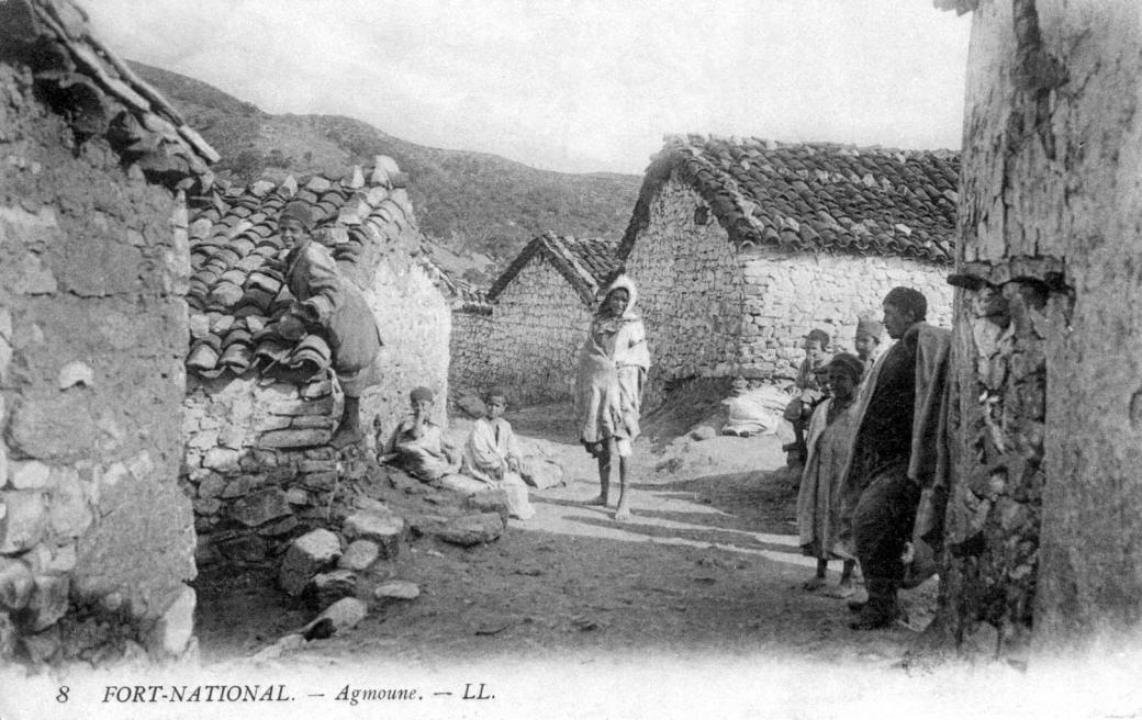 AGUEMOUN, village de la commune de Larba Nath Iraten (anciennement Fort-National), prfecture de Tizi Ouzou