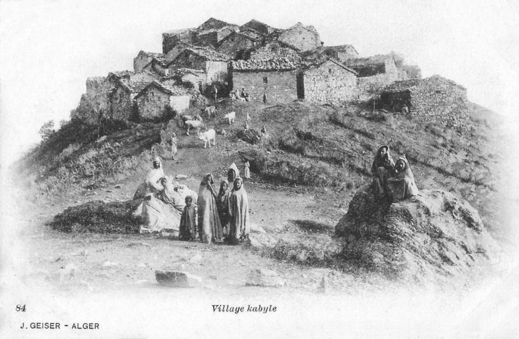 AT ATELLI, village de la commune de Larba Nath Irathen, anciennement Fort-National, prfecture de Tizi Ouzou