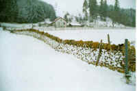 Saint-Brais : mur restauré (vue prise après une tempête de neige) (1999) © ASMPS-Suisse